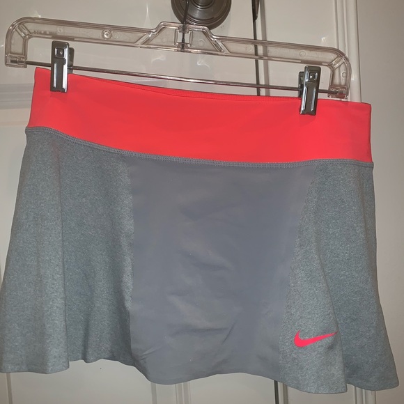 Nike Dresses & Skirts - NIKE tennis skirt with built in shorts